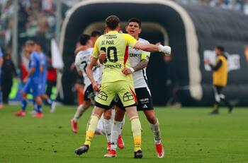 “Callando bocas”: Hinchas de Colo Colo alucinan con este jugador tras el Superclásico