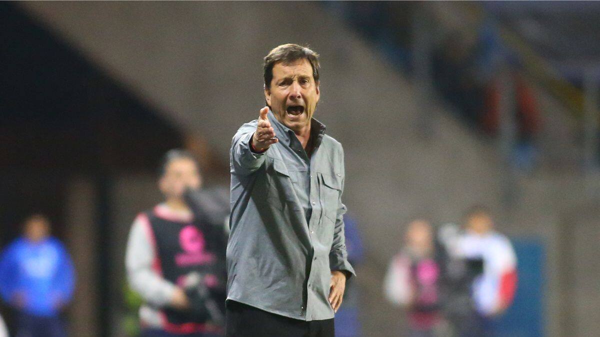 “Si van tres veces a encararte a un entrenamiento, te amenazan y te agreden, pierdo el control emocional del plantel”.