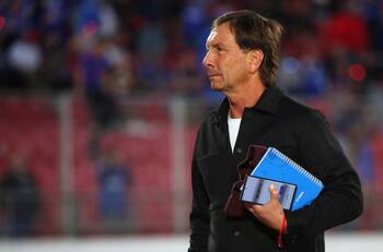 Ya negocia: el ídolo de la UC que Fernando Díaz busca fichar para su Deportes Iquique