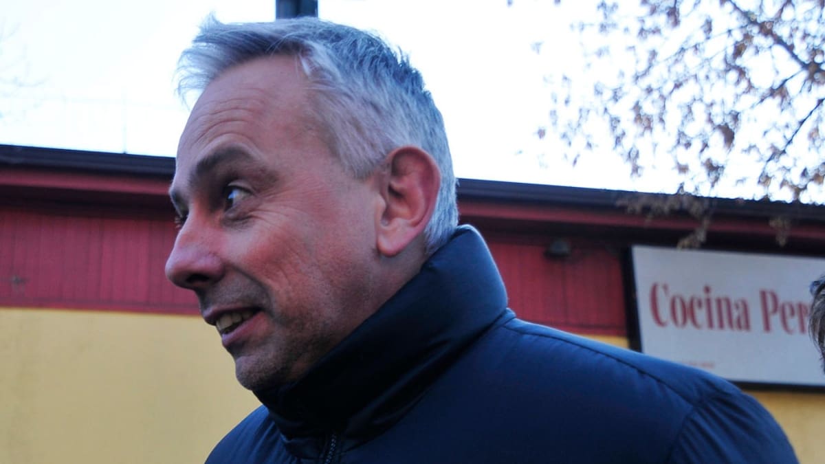 Fernando Felicevich fue captado en estadio viendo a club del fútbol chileno: “Visitante inesperado”