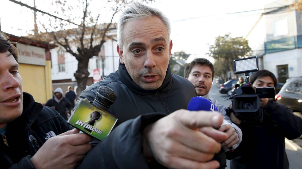 El agente sigue en problemas.