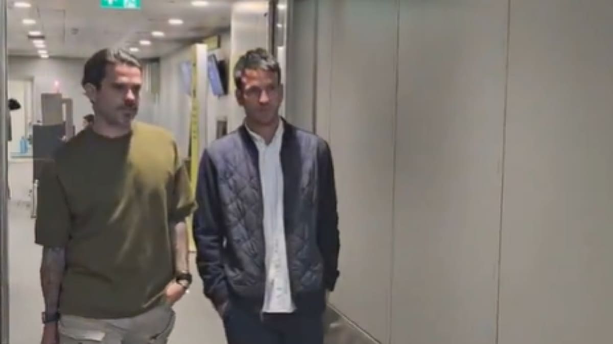 VIDEO | Acompañado por Manuel Mayo: así fue la llegada Fernando Gago a Chile para asumir en la U
