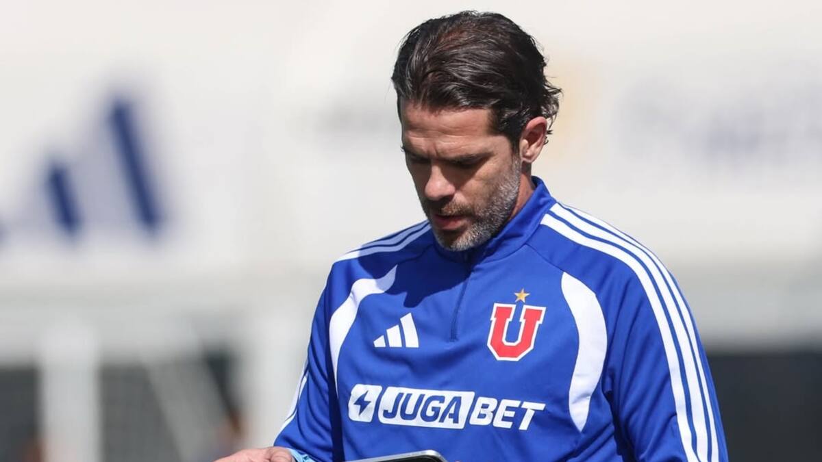 Con dominadas incluidas: así fue el primer día de Fernando Gago como técnico de la U