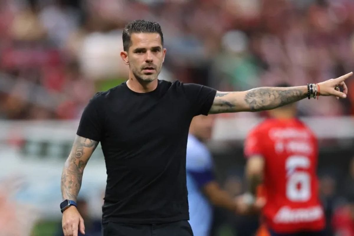 El técnico de Universidad de Chile, en su época como DT de Chivas Rayadas del Guadalajara.