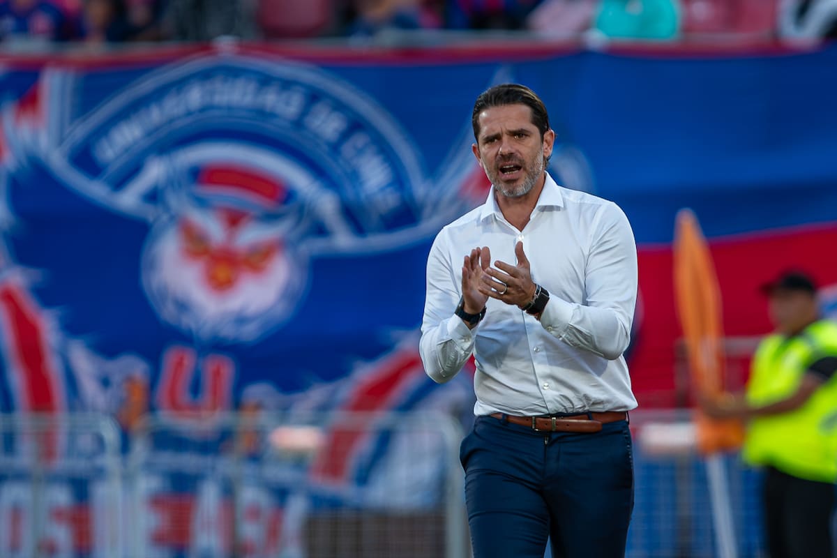 Jonathan Zacaría habló de la forma de dirigir del entrenador de la U. Foto: Felipe Escobedo/En Cancha