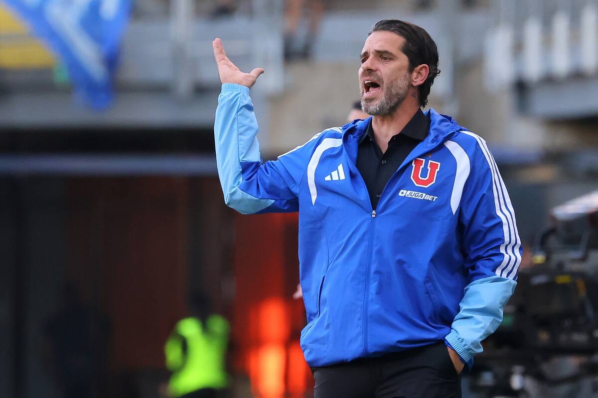 Entrenador de Universidad de Chile. Foto: Agencia Aton.