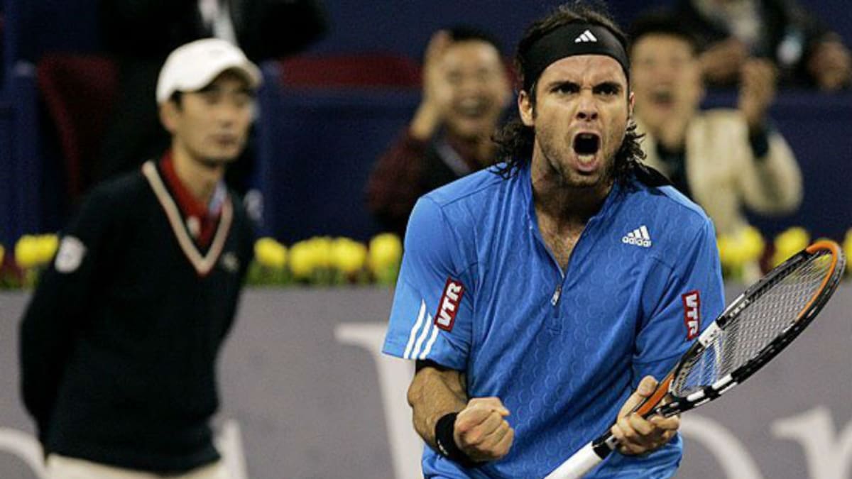 “Llegó el partido con Sampras y a Fernando González le agarró un cag..., pero lo hidratamos y le dio un baile”