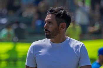 Dirigió a Colo Colo, fue ayudante de Mario Salas y ahora comandará a equipo de Segunda División