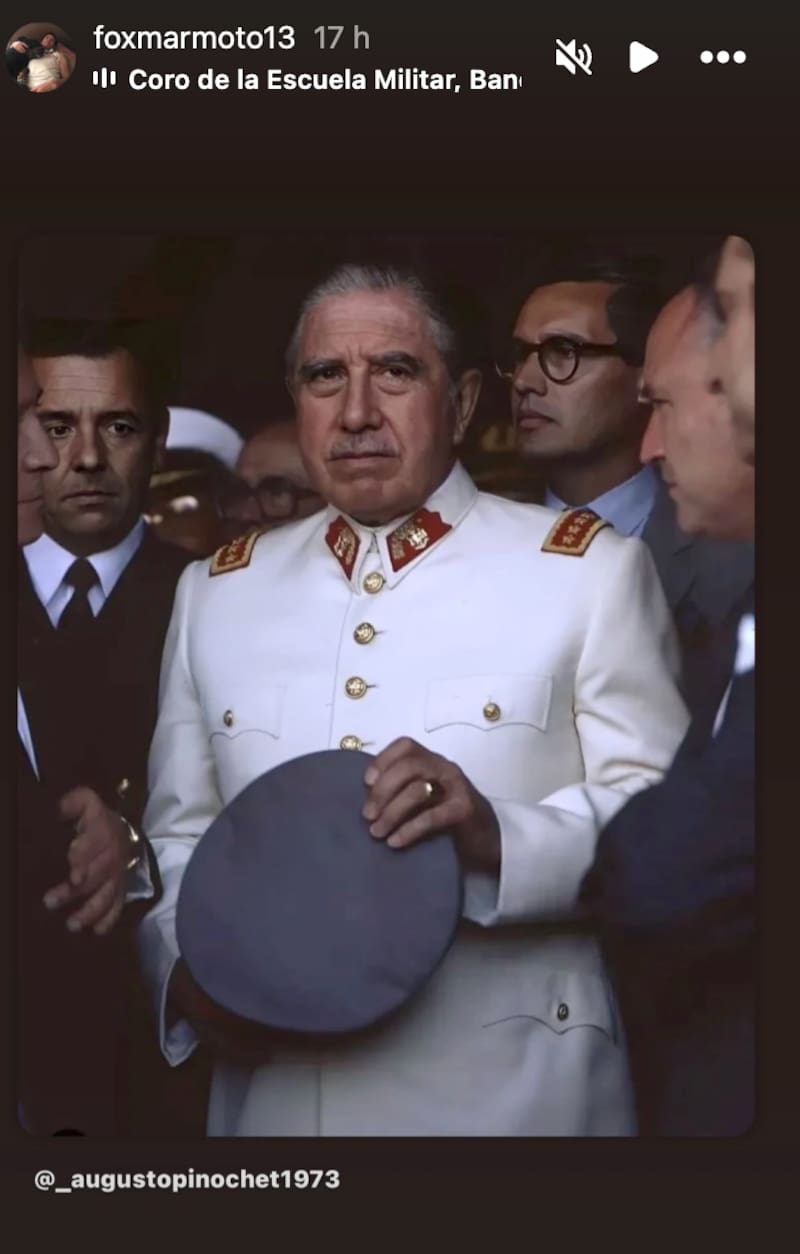 El exseleccionado chileno posteó en sus historias de Instagram esta imagen de Augusto Pinochet. Foto: Instagram @foxmarmoto13