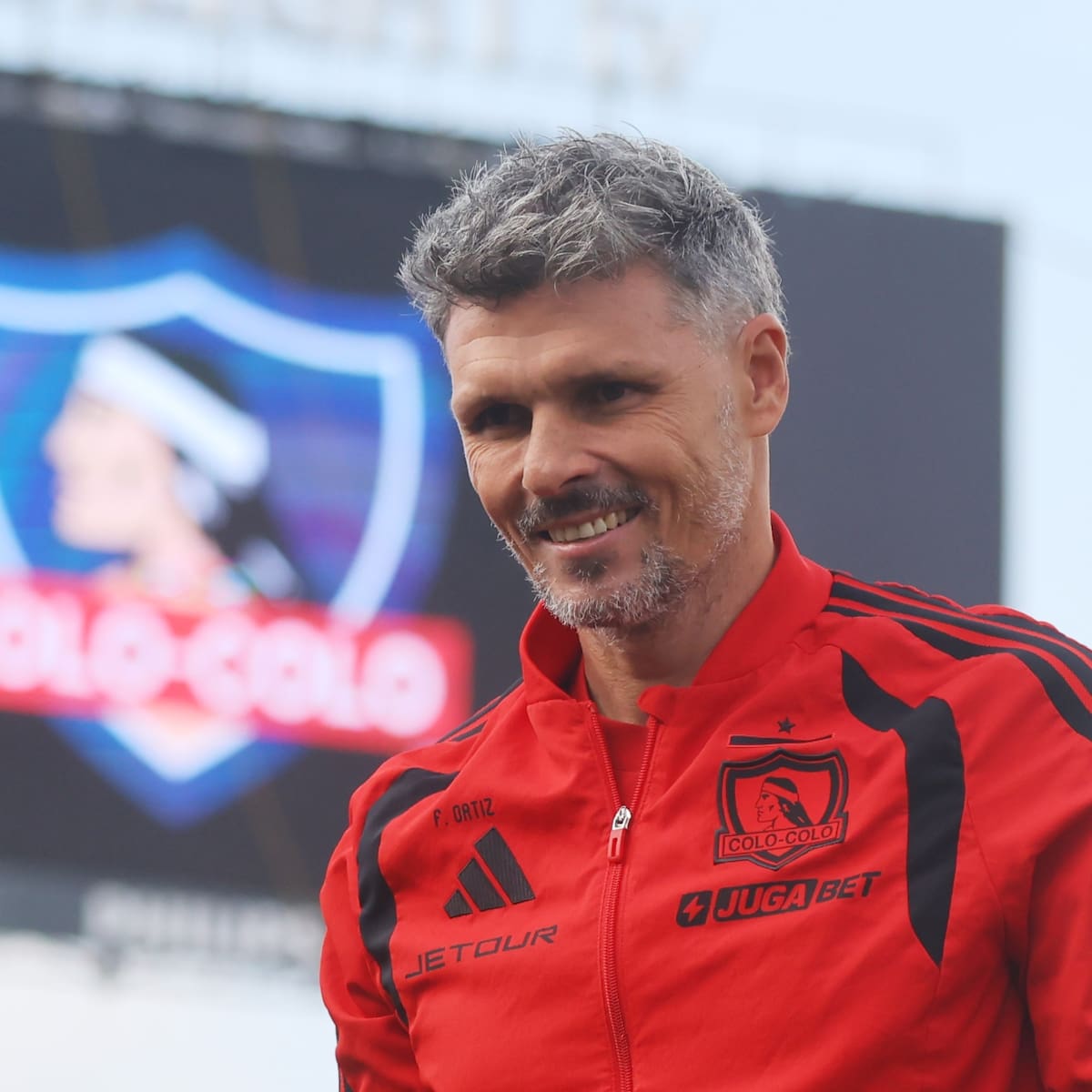 Fernando Ortiz está en la búsqueda de un volante para Colo Colo y ya tiene a dos jugadores en mente