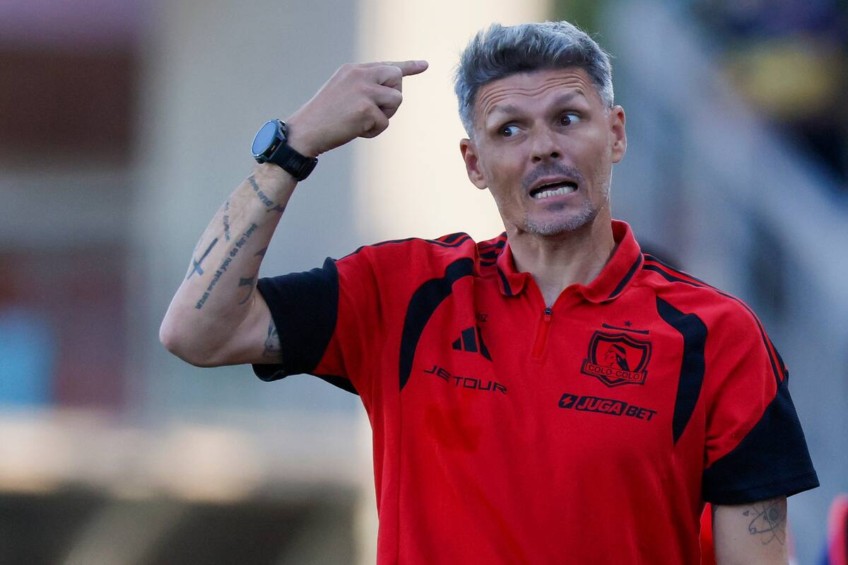 El DT de Colo Colo. Foto: Agencia Aton.