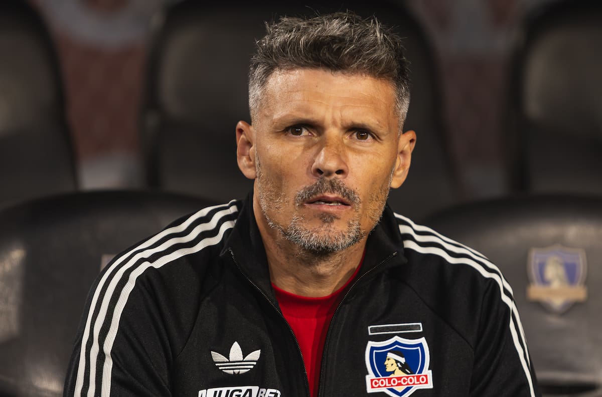 “Debo bajarles los pies a la tierra”: La radiografía de Ortiz a la falta de gol en Colo-Colo y su respaldo a Jaime Pizarro