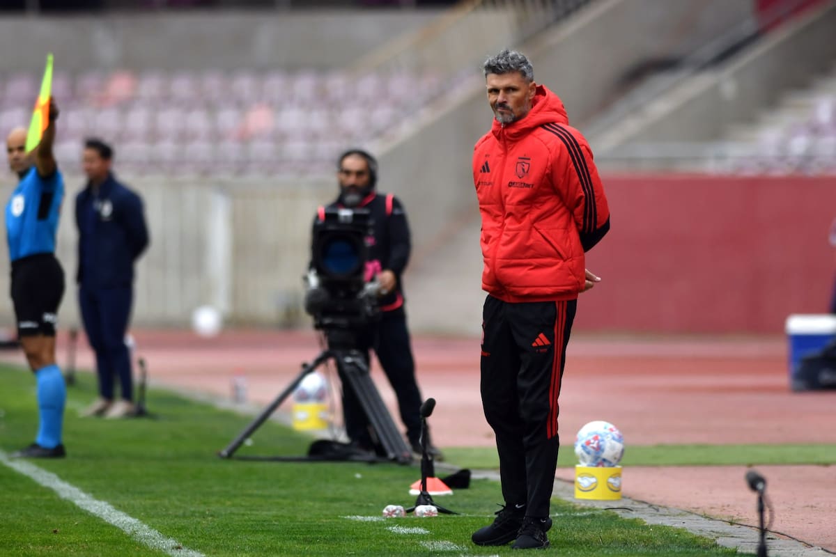 El Tano dirigiendo a Colo-Colo. Foto: ATON.