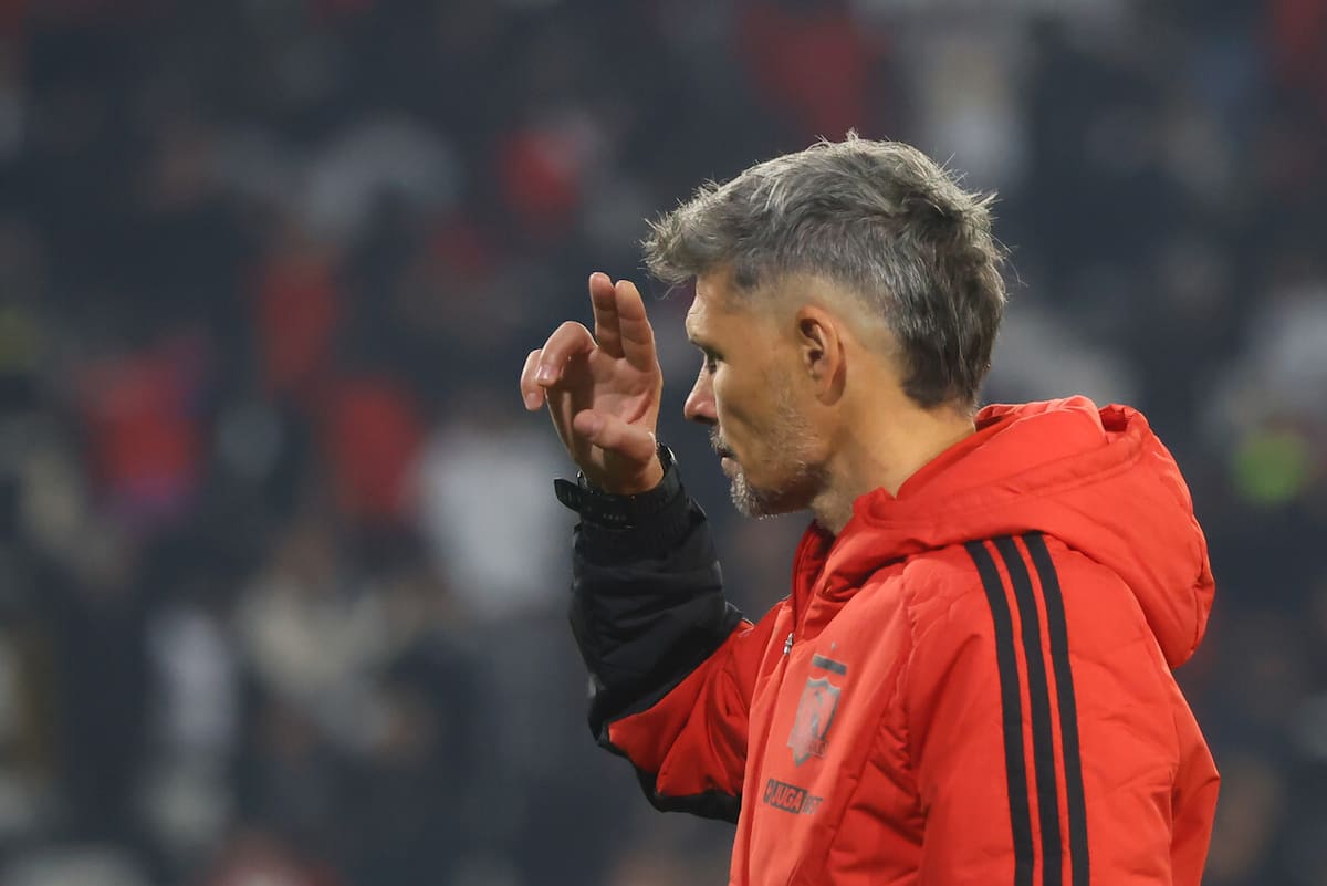 Entrenador de Colo-Colo. Aton.