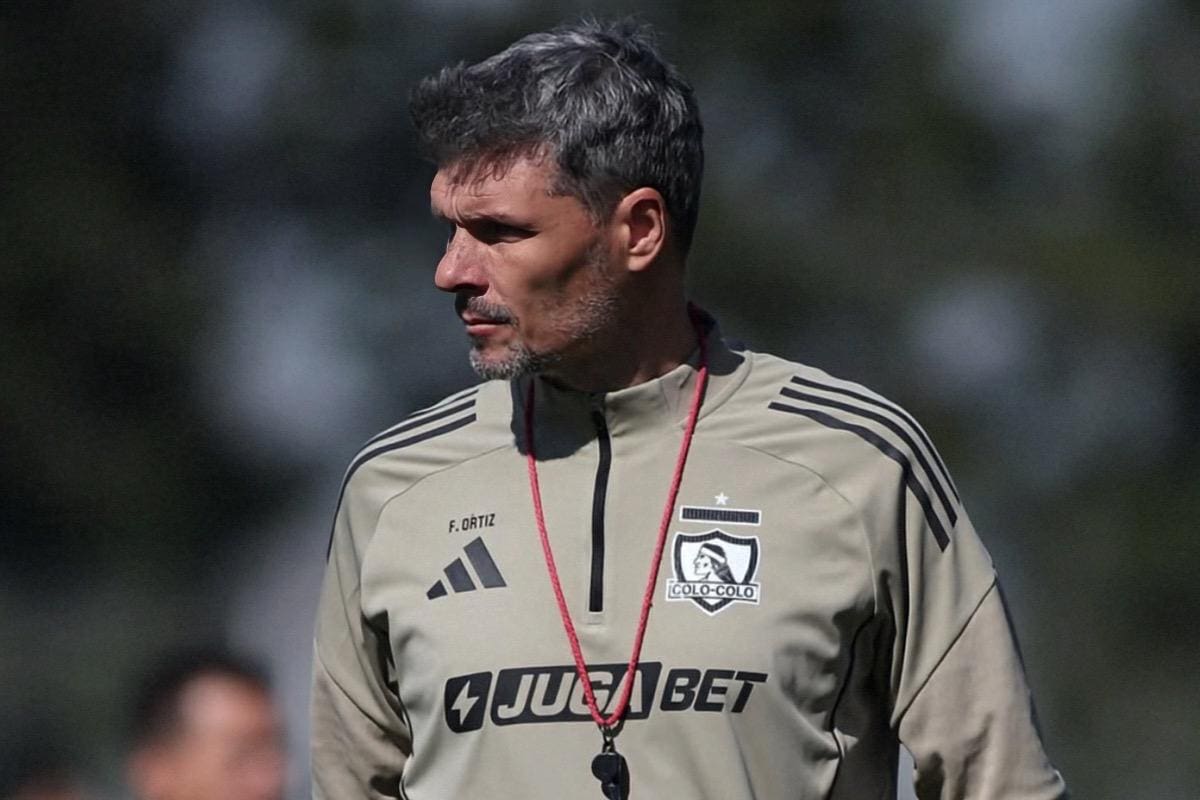 El DT de Colo Colo confirmó la duda de un jugador titular crucial. Foto: Colo Colo Oficial.