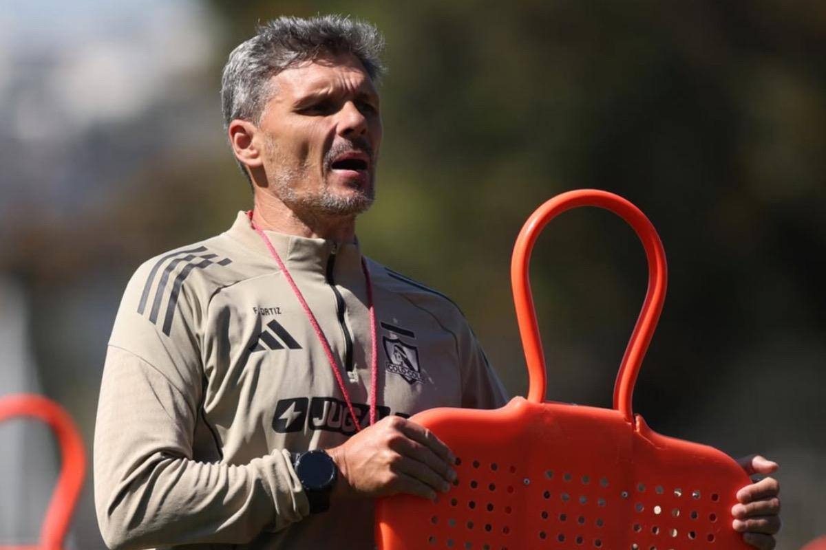 El cuerpo técnico dejó a 15 jugadores fuera de la pretemporada. Foto: Colo Colo Oficial.