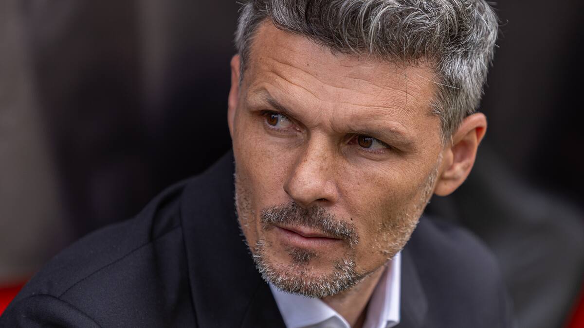 No jugarán de la noche a la mañana: Fernando Ortiz le manda un claro mensaje a los juveniles de Colo Colo