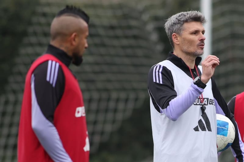 junto a Arturo Vidal en Colo Colo.