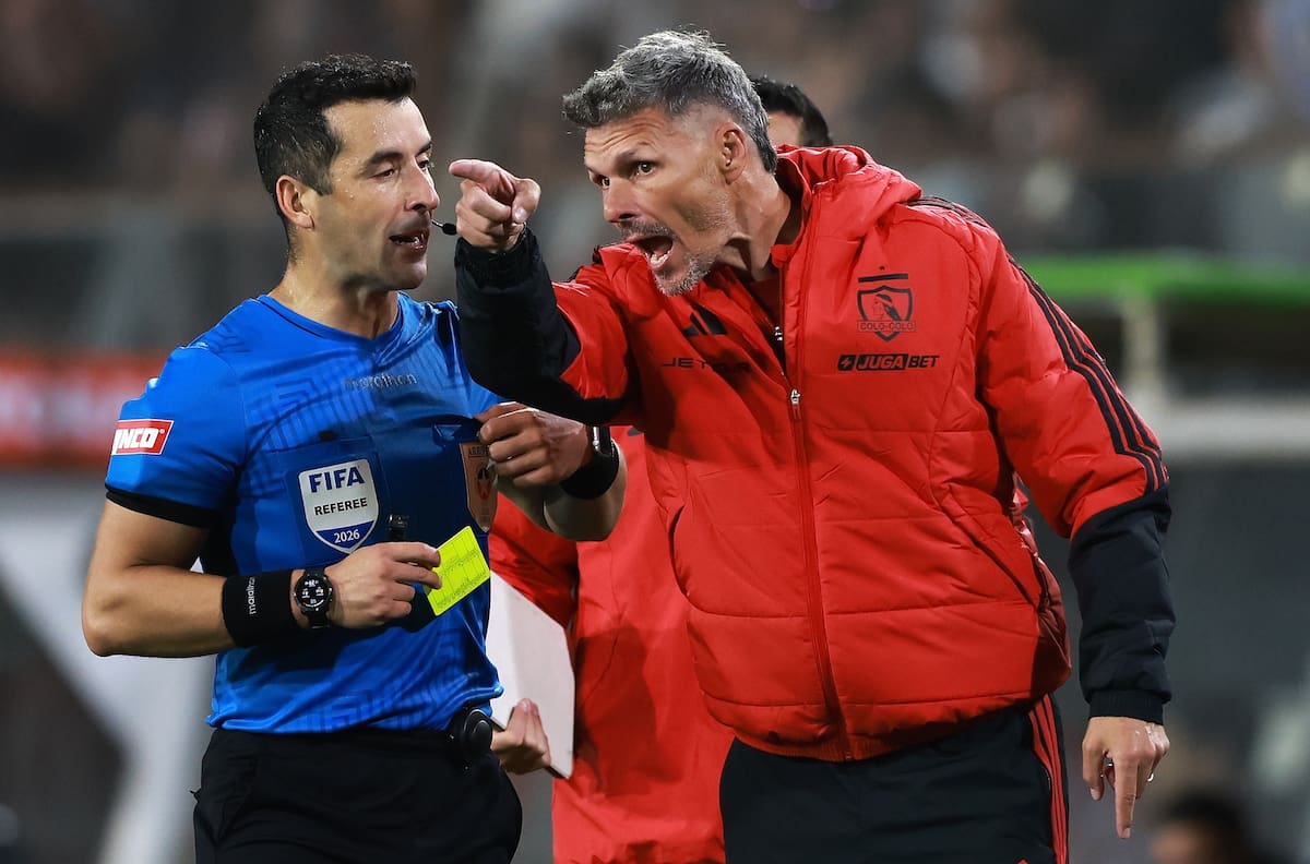 El reto de Fernando Ortiz que retumba fuerte en Colo-Colo: “Exceso de confianza”