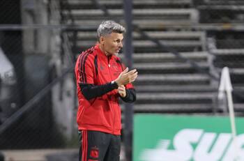 Fernando Ortiz quiere otro arquero en Colo Colo y ya hay uno que está preparado: “Sería un salto enorme”