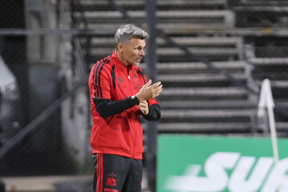 El técnico pide un arquero y otro mediocampista para Colo Colo