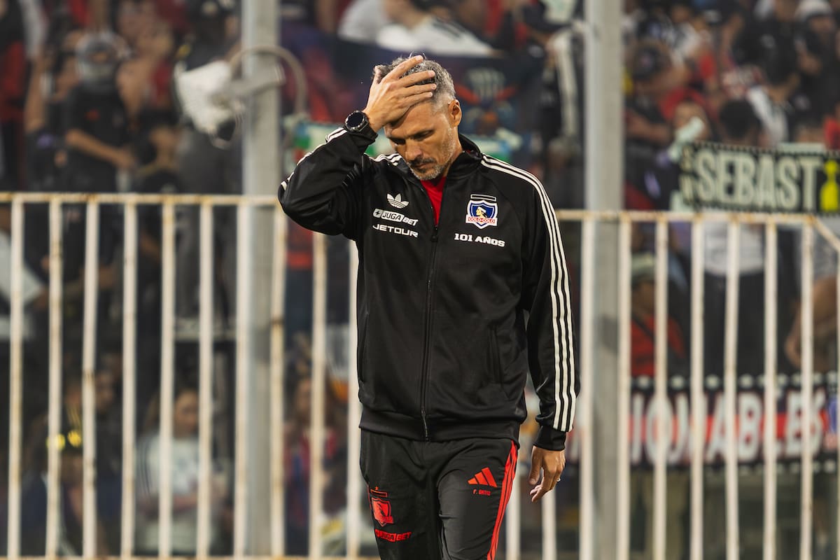 El técnico de Colo-Colo está al debe en los partidos importantes. Foto: Felipe Escobedo/En Cancha