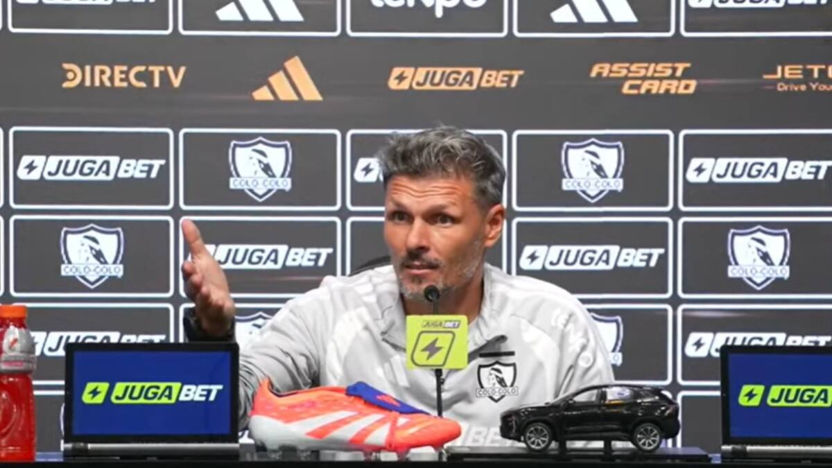 VIDEO | El tenso momento que protagonizó Fernando Ortiz en la conferencia de Colo Colo: “Otra pregunta”