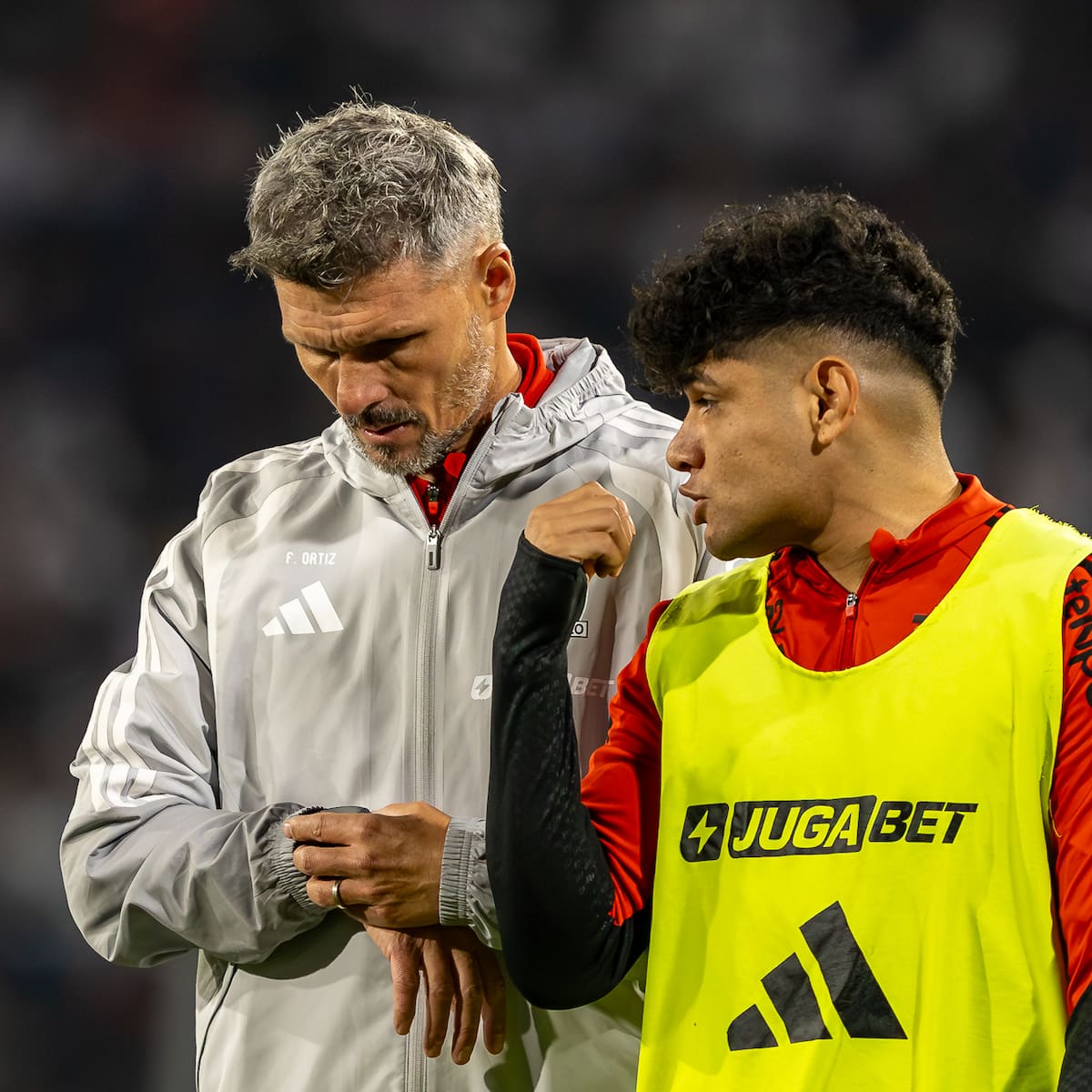 Entre lesionados, suspendidos y seleccionados: el puzzle de Fernando Ortiz para rearmar la oncena de Colo-Colo