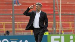 “Ya no pisan alfombra, sino tierra”: En México se ríen con todo de Fernando Ortiz y el fútbol chileno