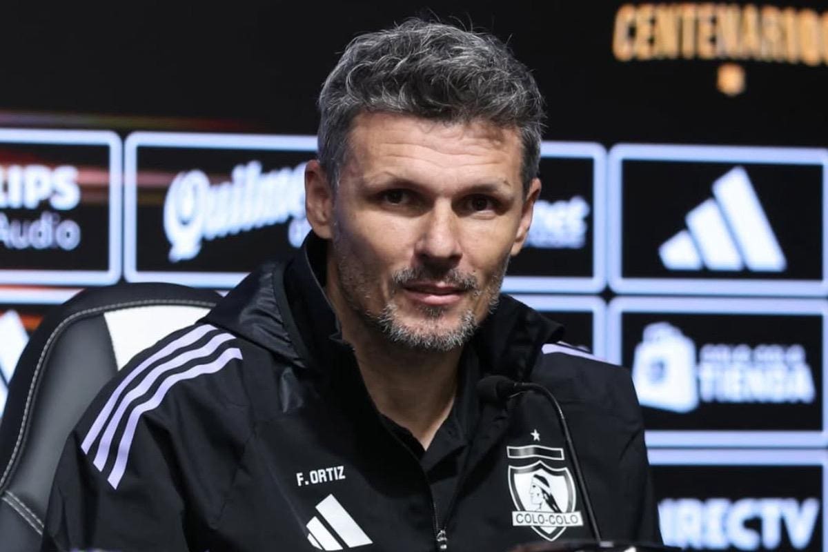 El DT de Colo Colo subió a cuatro juveniles al primer equipo.