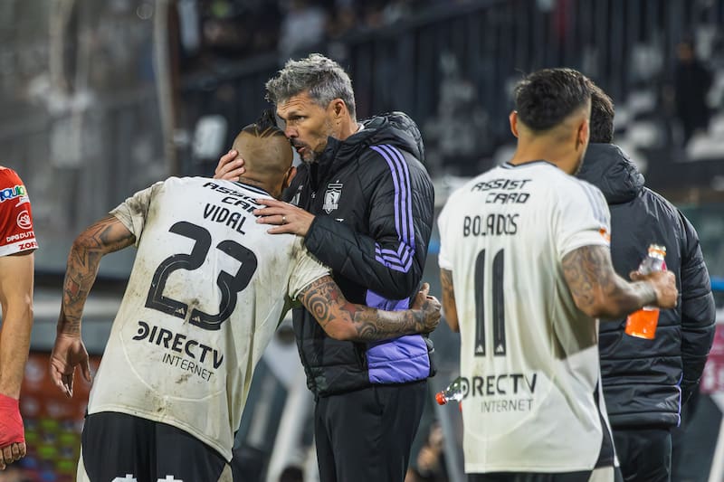 El primer desencuentro del técnico albo renovado ha sido con el líder del equipo. Foto: Felipe Escobedo