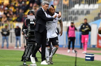 “Decisiones manipuladas”: PF de Arturo Vidal barre el piso con Fernando Ortiz y le deja este mensaje a Esteban Pavez