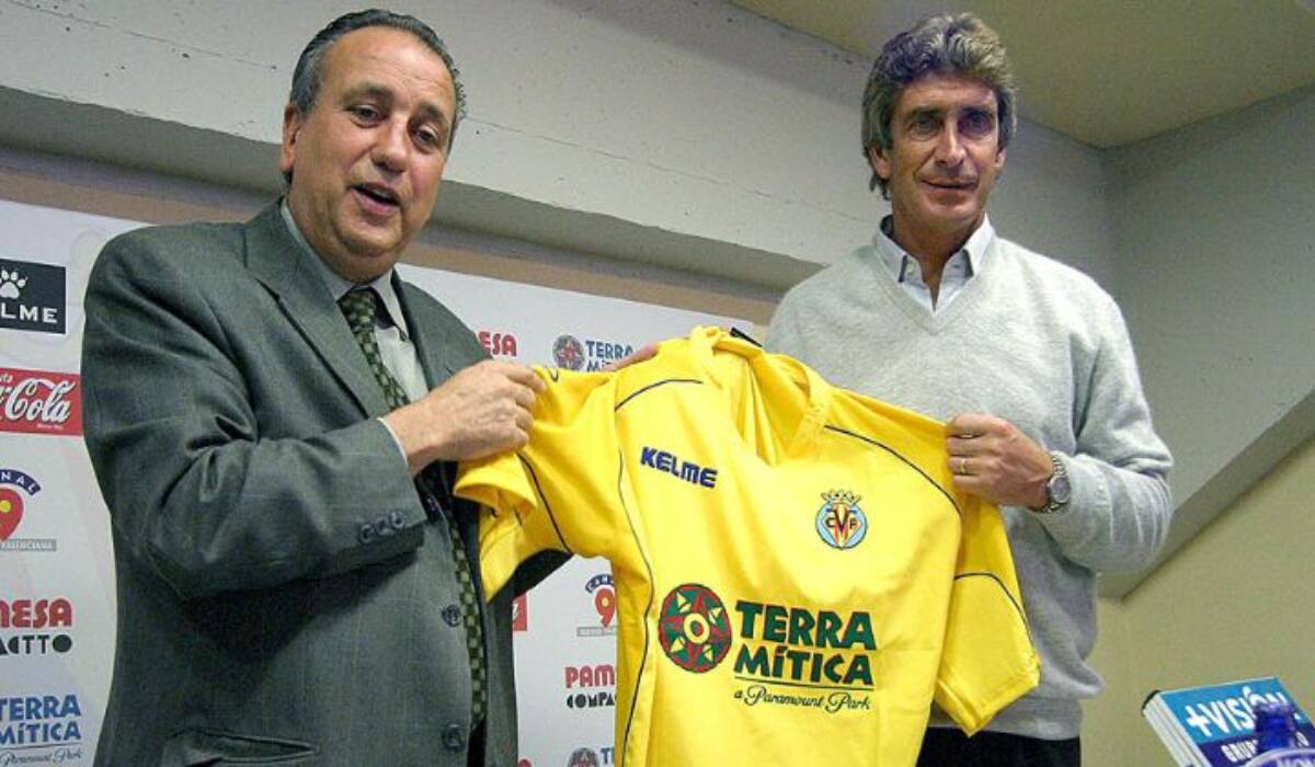 en la presentación oficial del Ingeniero en 2004.