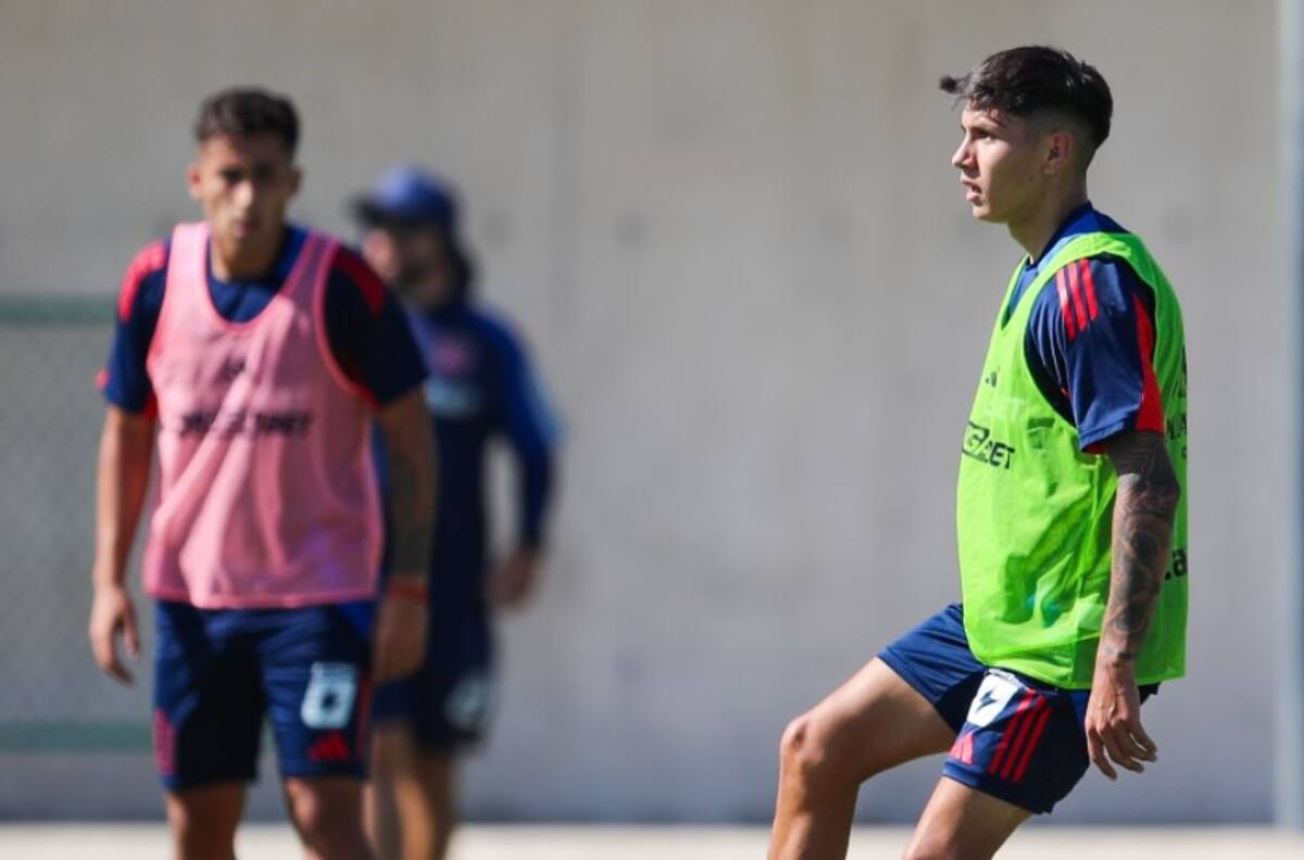 No duró ni dos meses: jugador de la U sorprende y cambia de equipo en el fútbol chileno