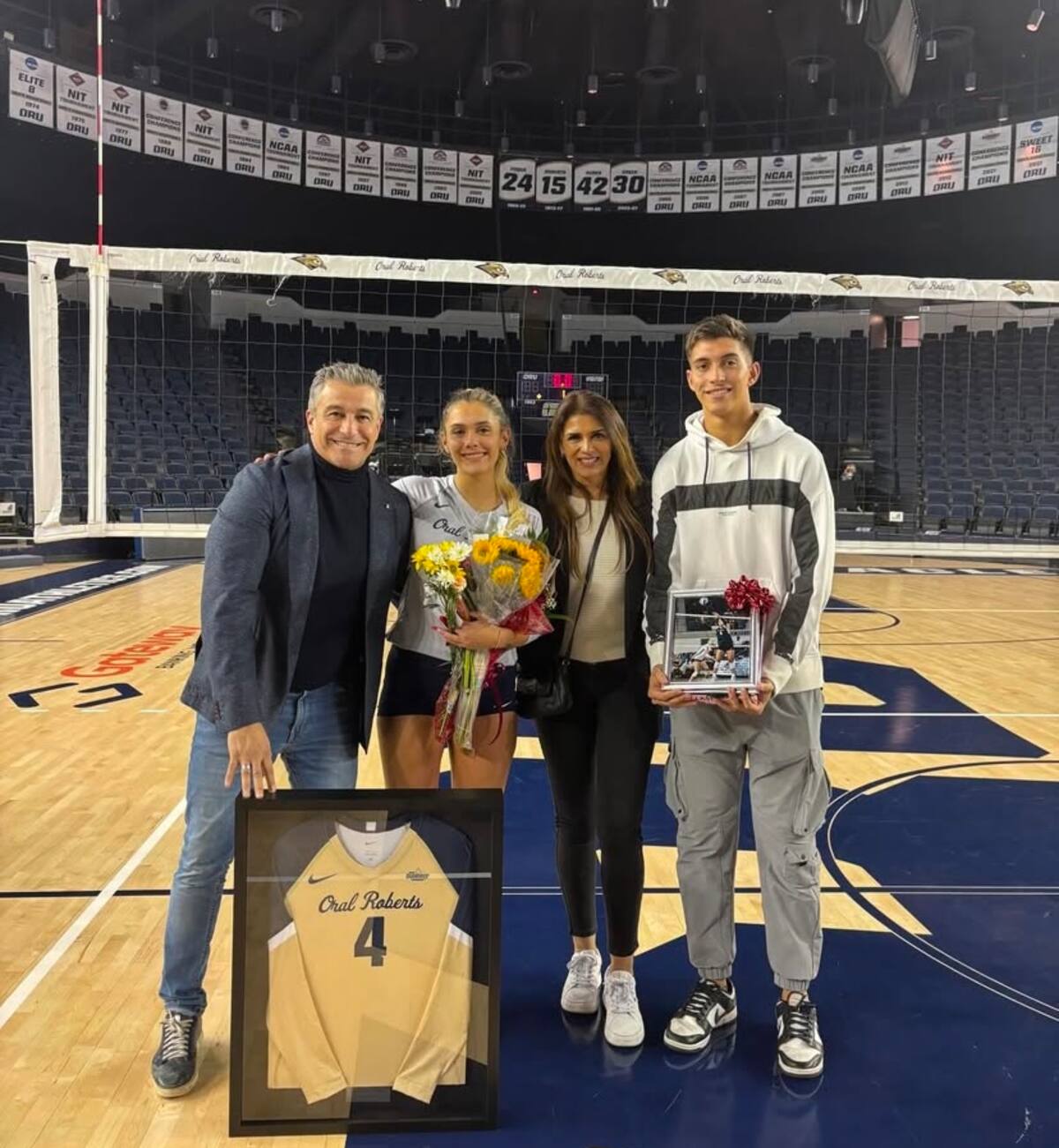 Fernando Solabarrieta y Ivette Vergara acudieron a importante momento de su hija, Maite Solabarrieta.