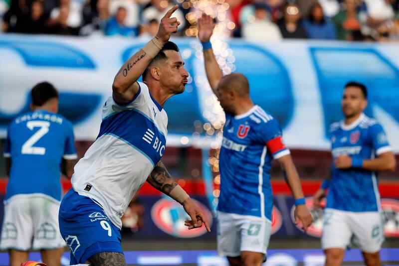 Felipe Mora se refirió a la nacionalización del goleador de la UC. Foto: Aton.