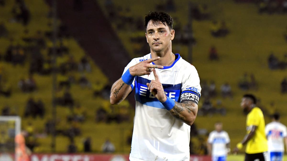 La UC se saca los balazos del Clásico con triunfazo en Ecuador por Copa Libertadores