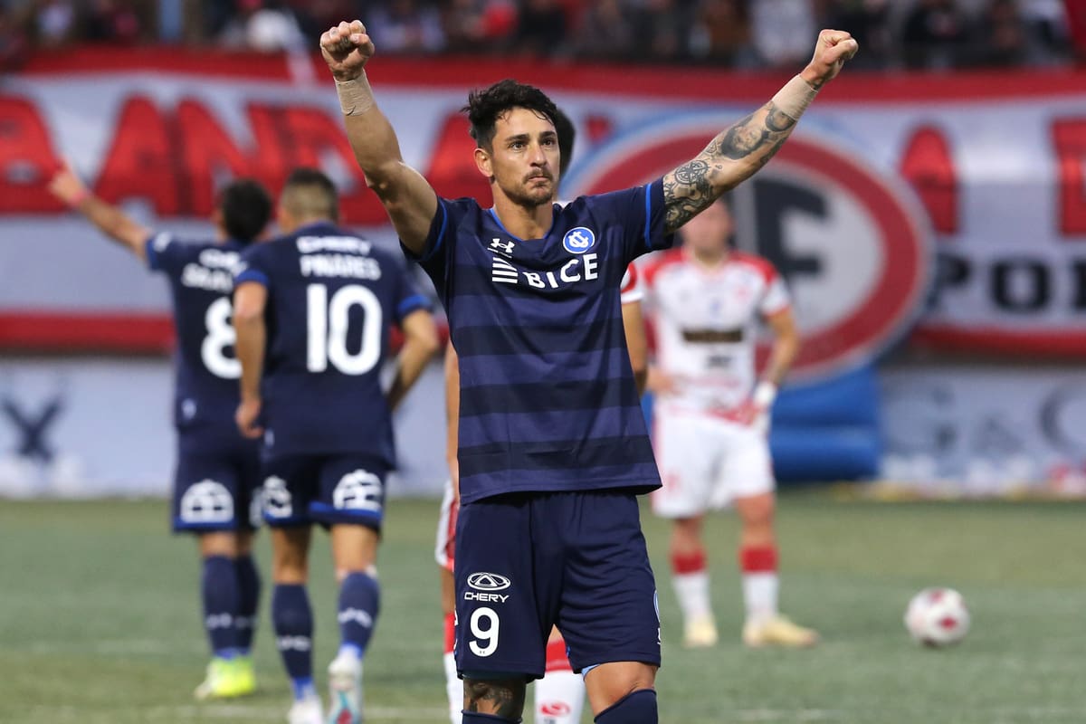 Se acerca a ser el goleador histórico de la Universidad Católica.