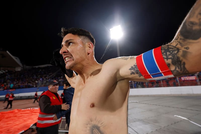 Fernando Zampedri tras su golazo ante la U. Foto: Agencia Aton.