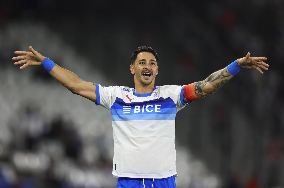 Con doblete de Zampedri: la UC lo da vuelta y se impone ante Coquimbo Unido en el Claro Arena