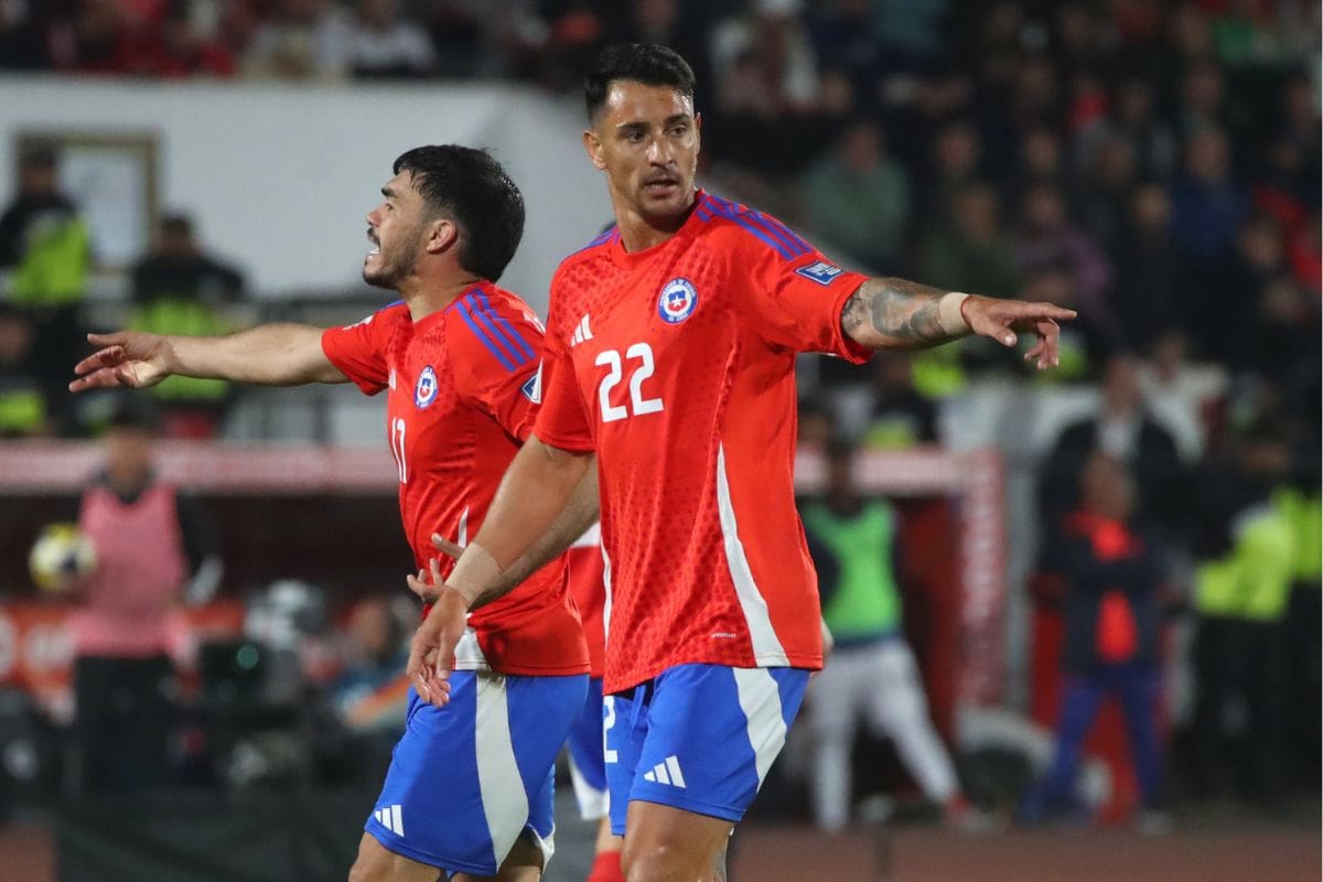 El delantero con la camiseta de la Selección. Foto: Agencia Aton.