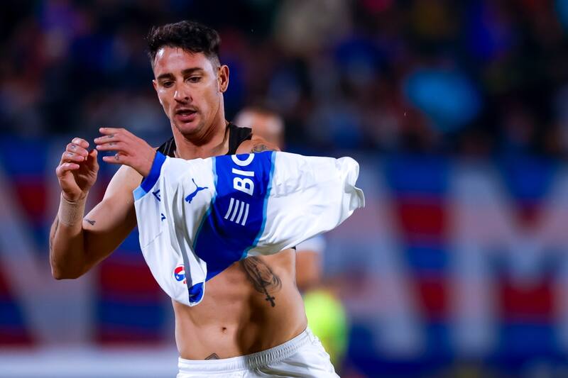 Fernando Zampedri busca seguir haciendo historia en la UC. Foto: Agencia Aton.