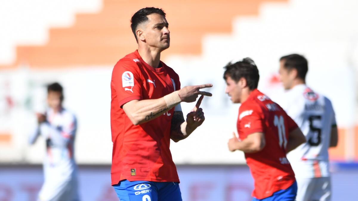 Histórico de la UC ya se imagina a Fernando Zampedri como el 9 de la Selección Chilena