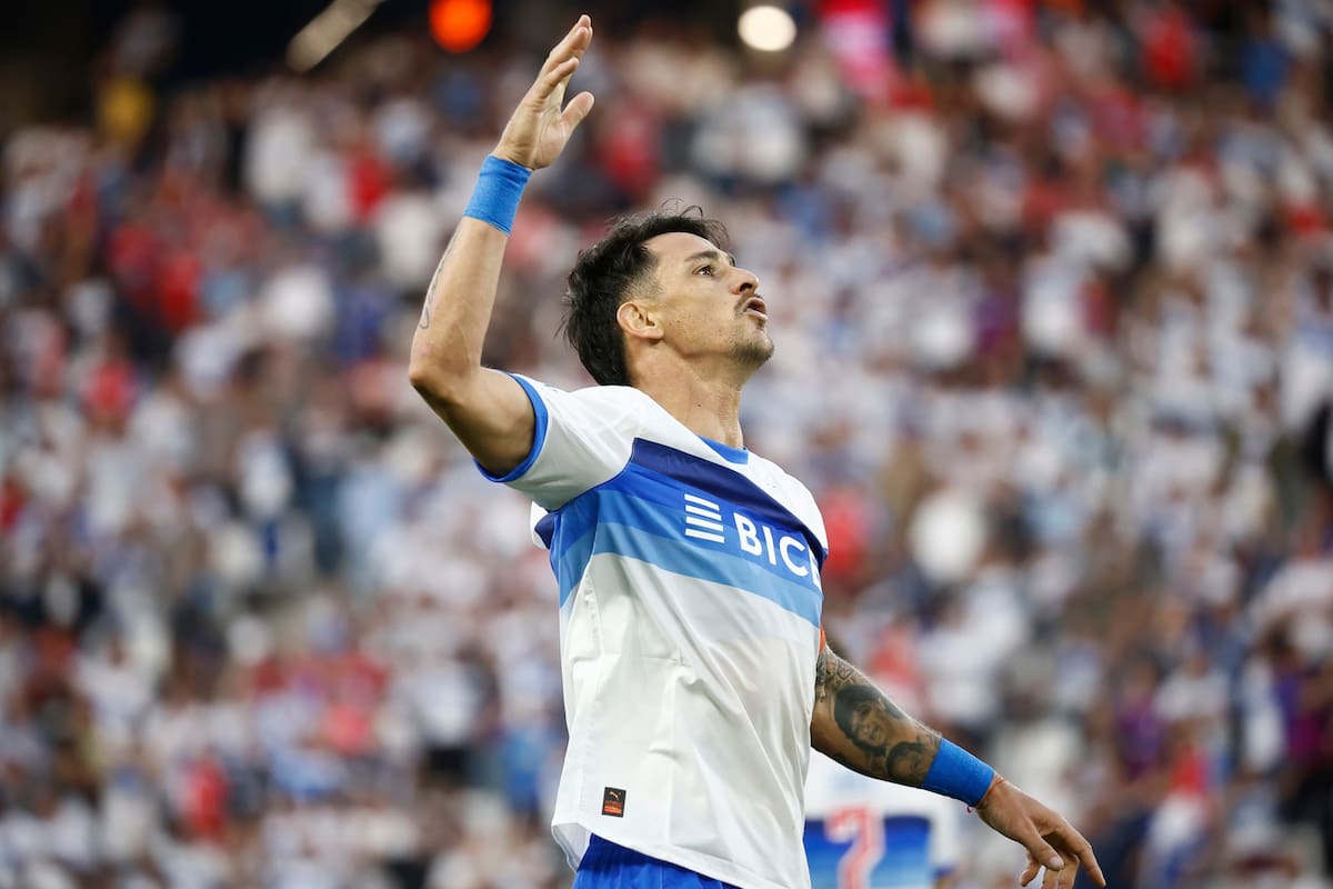 El ídolo de la UC solo le ha hecho tras goles a Colo Colo desde que llegó a Chile. Agencia Aton