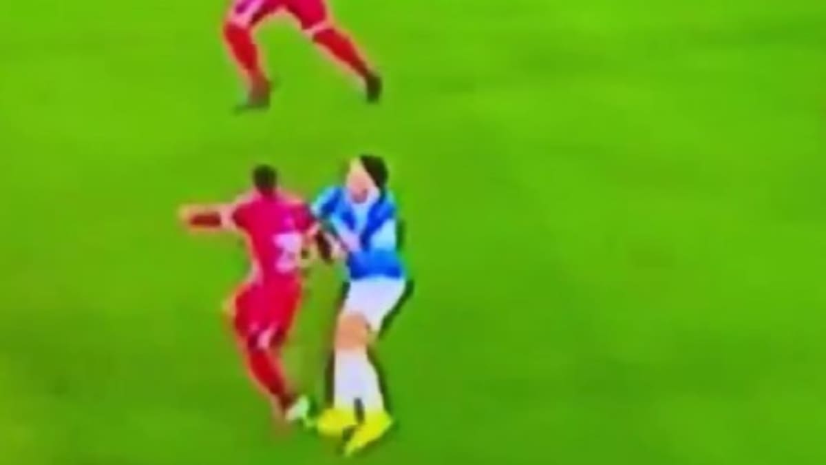 VIDEO | ¿Era roja? El manotazo de Zampedri que provocó el llamado del VAR y no fue sancionado por el árbitro