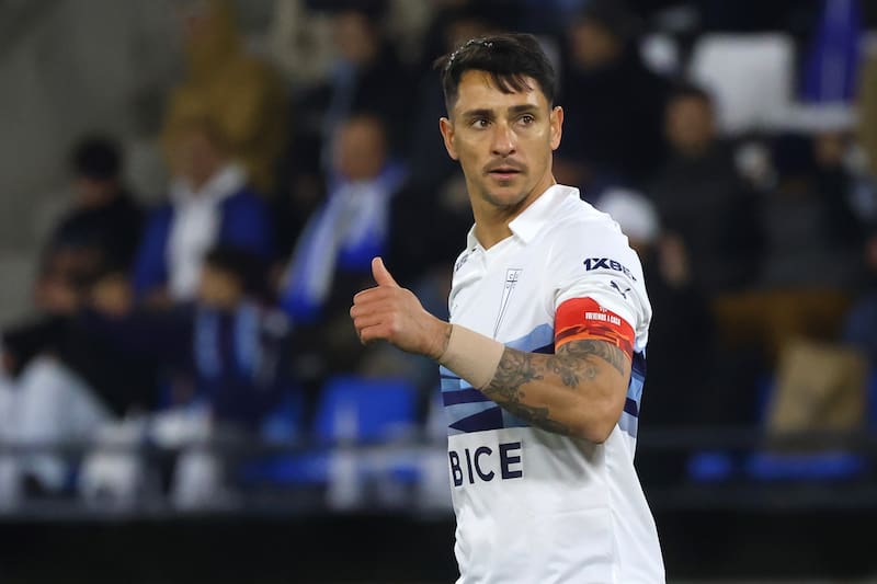 Delantero de la UC. Foto: Aton.