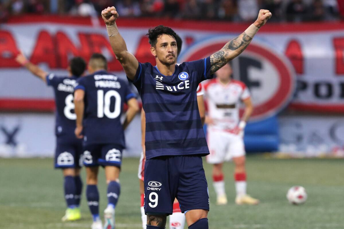 Fernando Zampedri convirtió dos goles en el partido de Universidad Católica contra Deportes Copiapó. Foto: Aton.