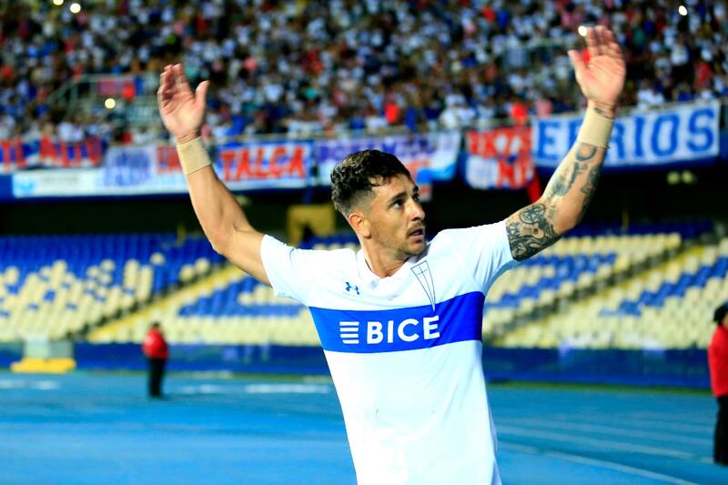 Fernando Zampedri está a 15 goles de superar a Rodrigo Barrera como máximo goleador de la UC. Foto: Agencia Aton.