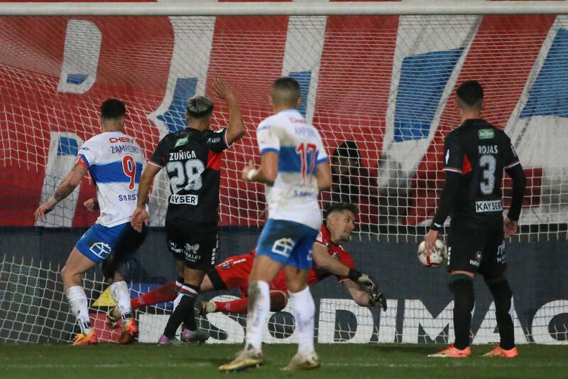 ante Palestino, pero el VAR lo anuló tras varios minutos de revisión.