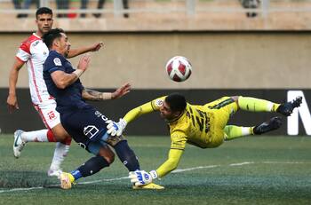 FOTOS | El brutal choque entre Fernando Zampedri y Nelson Espinoza en el partido Deportes Copiapó vs. Universidad Católica